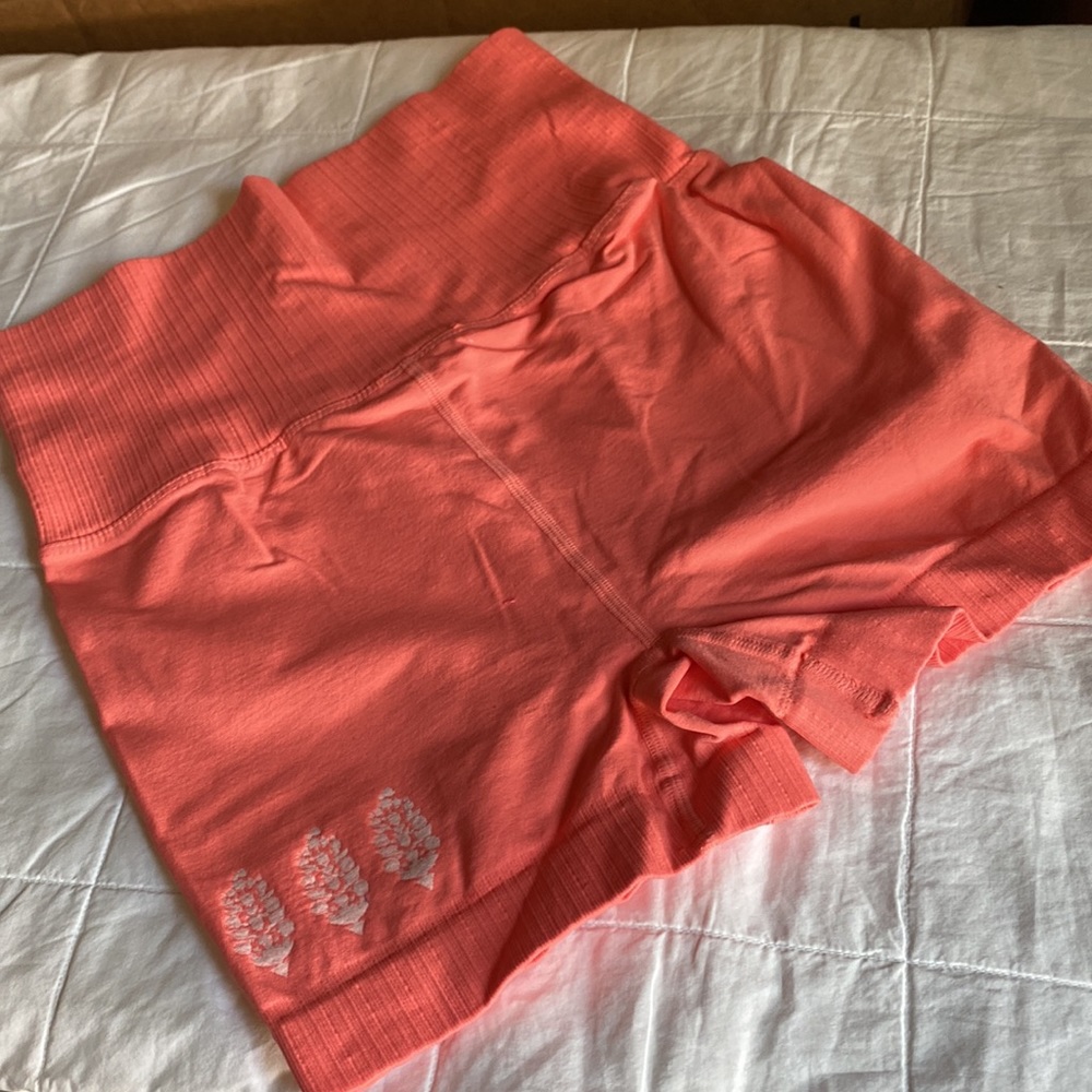 NEW🌺free people good karma running short BIG HALF WAY LOGO - Picture 13 of 17